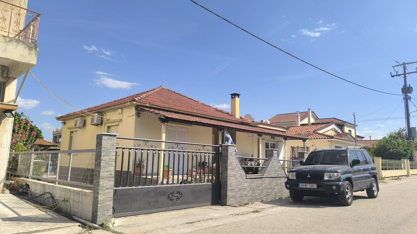 Οικόπεδο με κτίσμα  σε πλειστηριασμό Municipality of Velos - Vochas