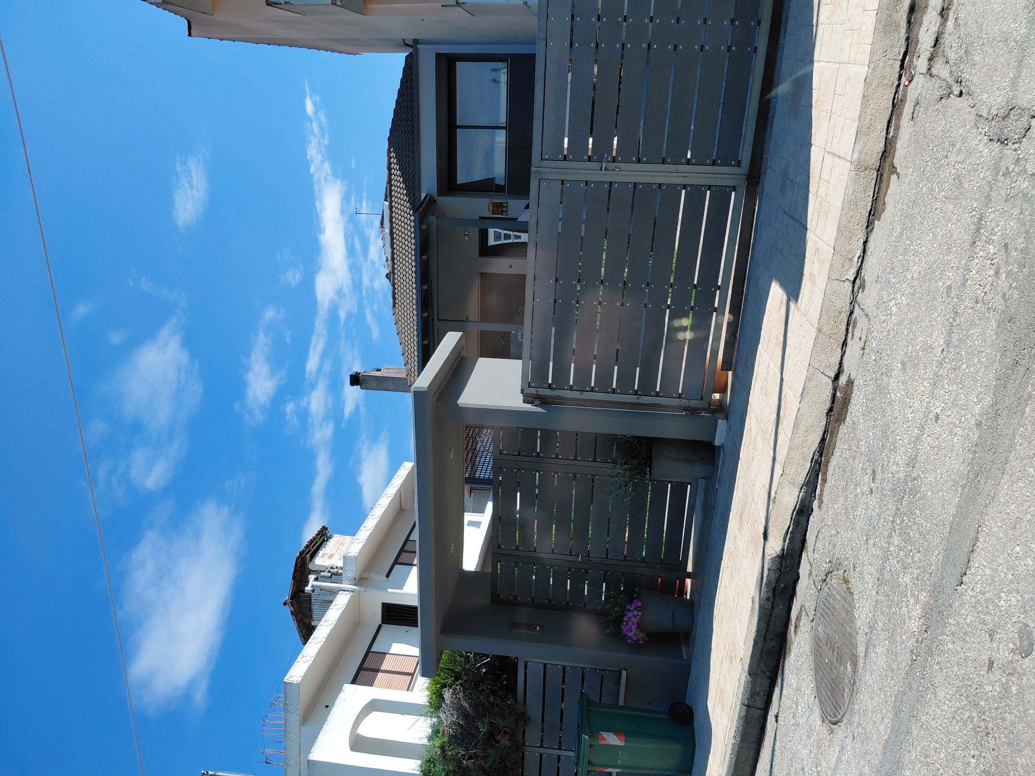photo1