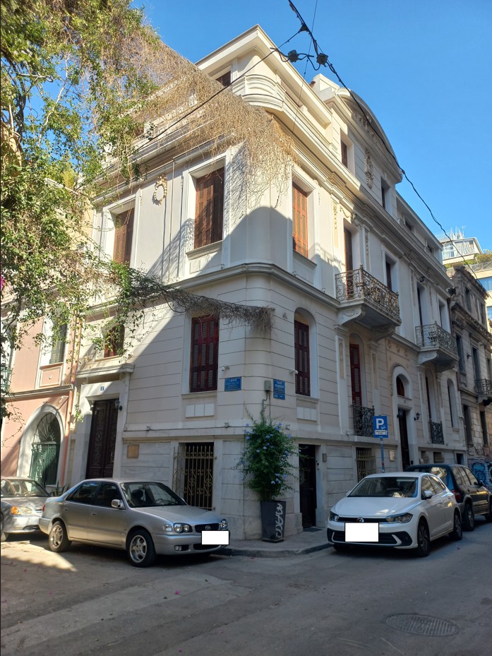 photo1