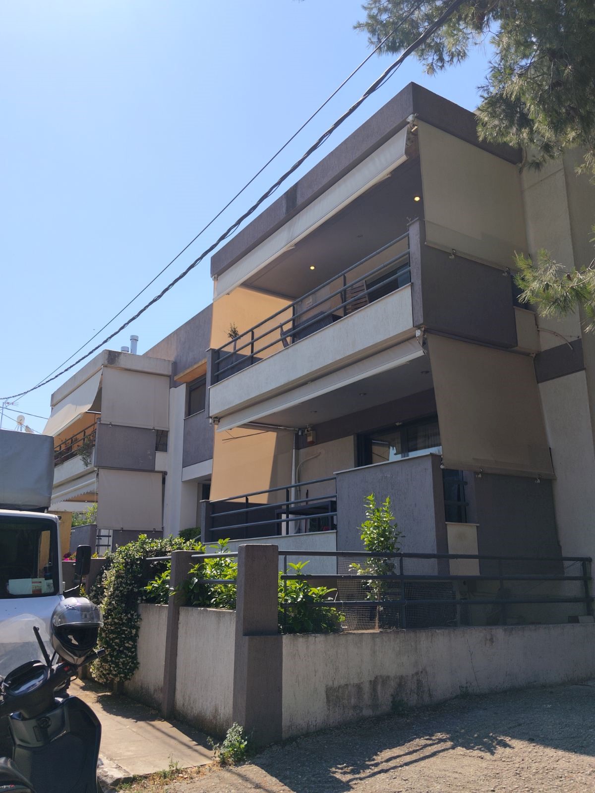 photo1