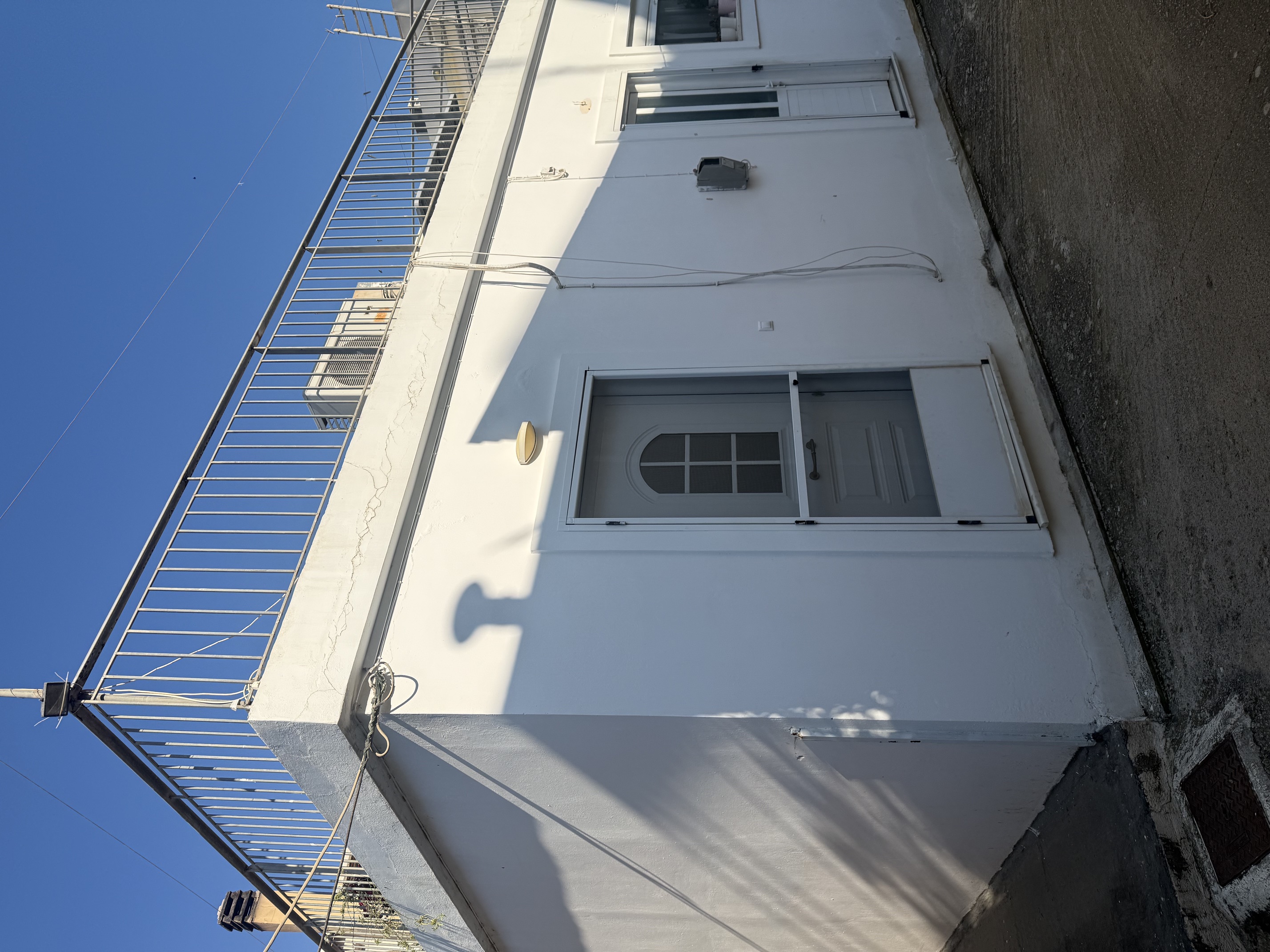 photo1