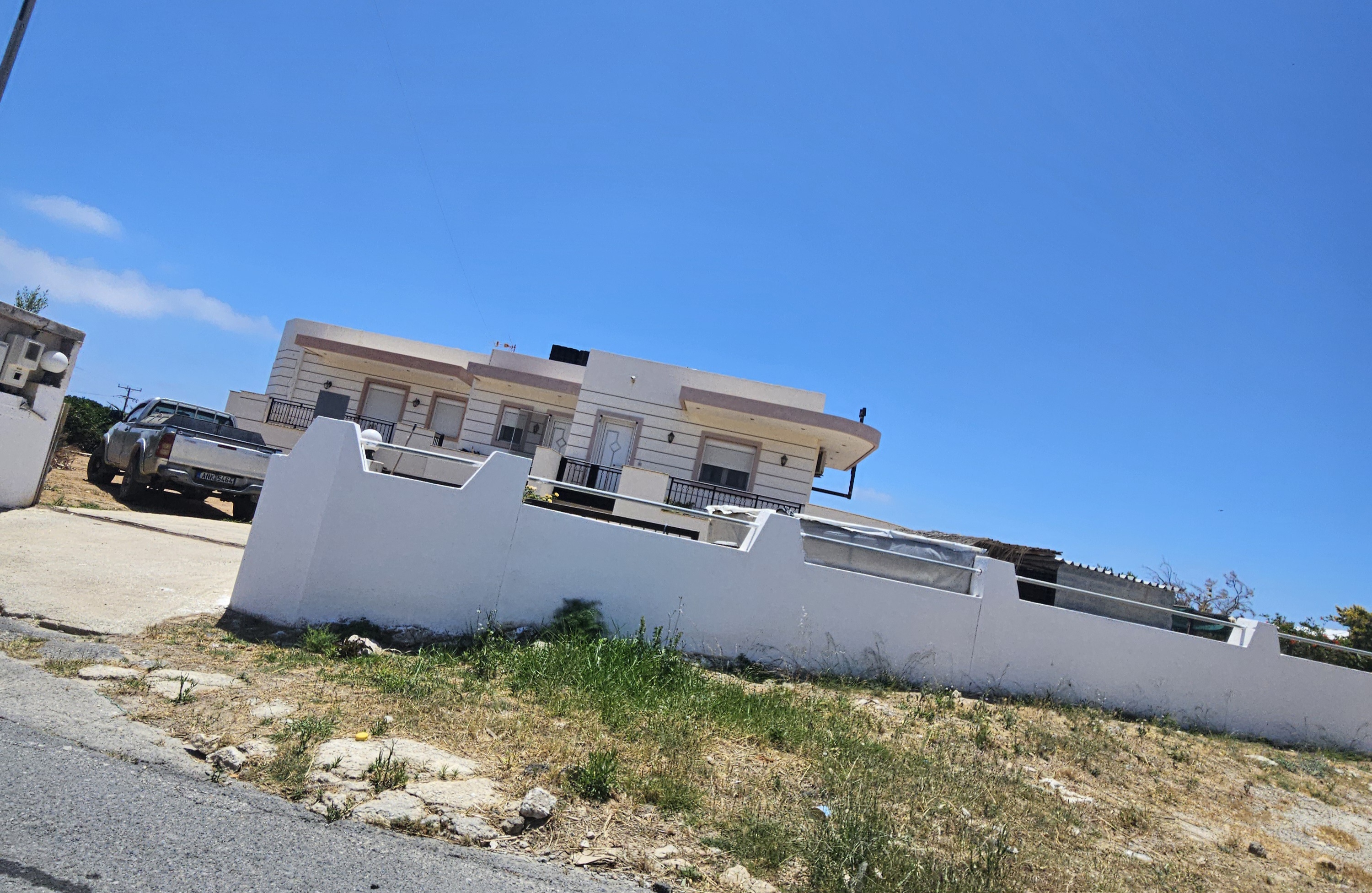 photo1