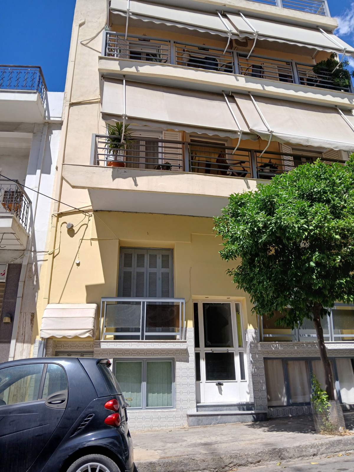 photo1