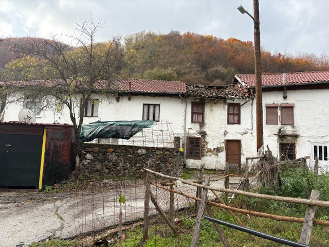 Οικόπεδο με κτίσμα  σε πλειστηριασμό Δήμος Μύκης 