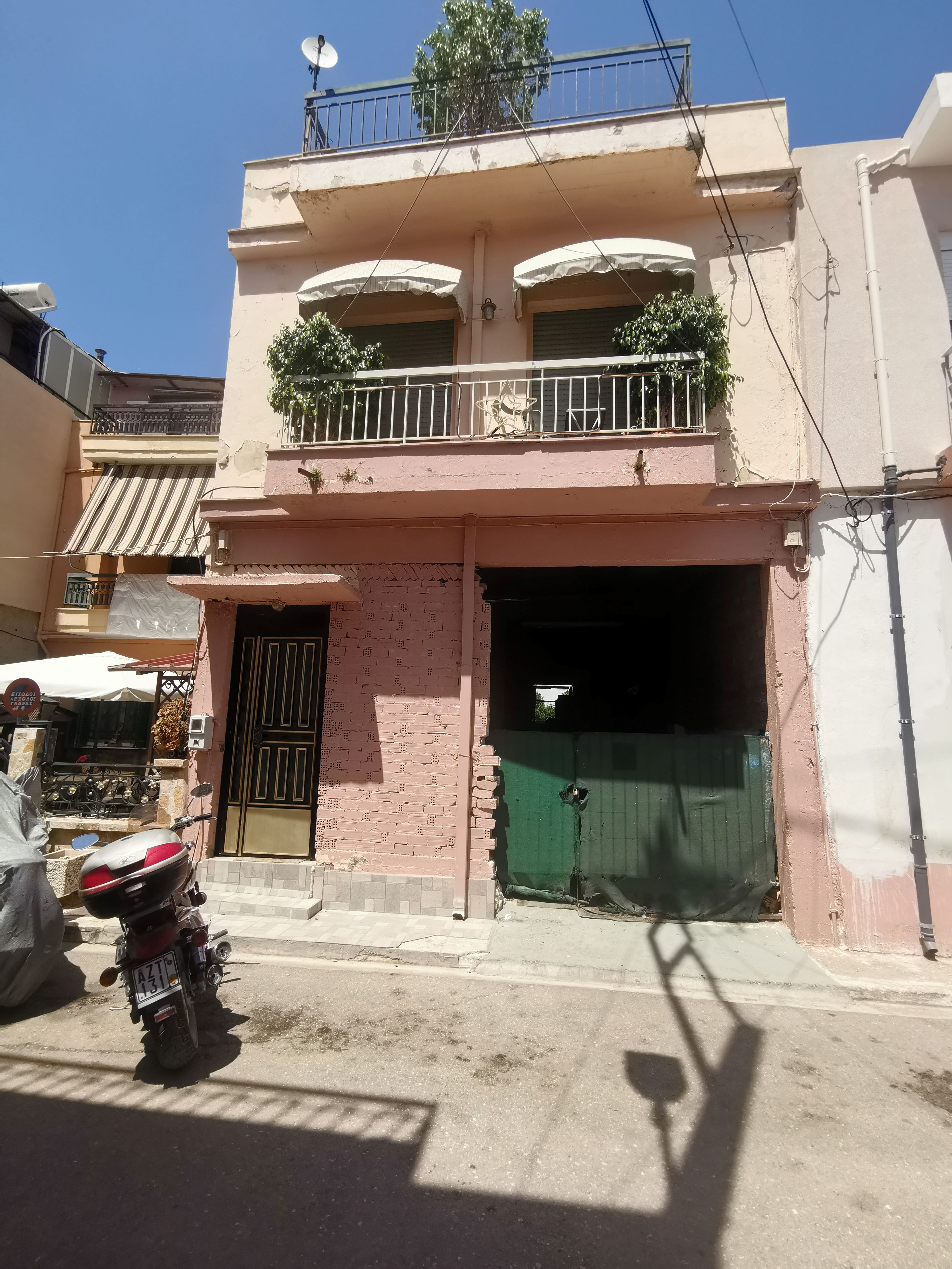 photo1