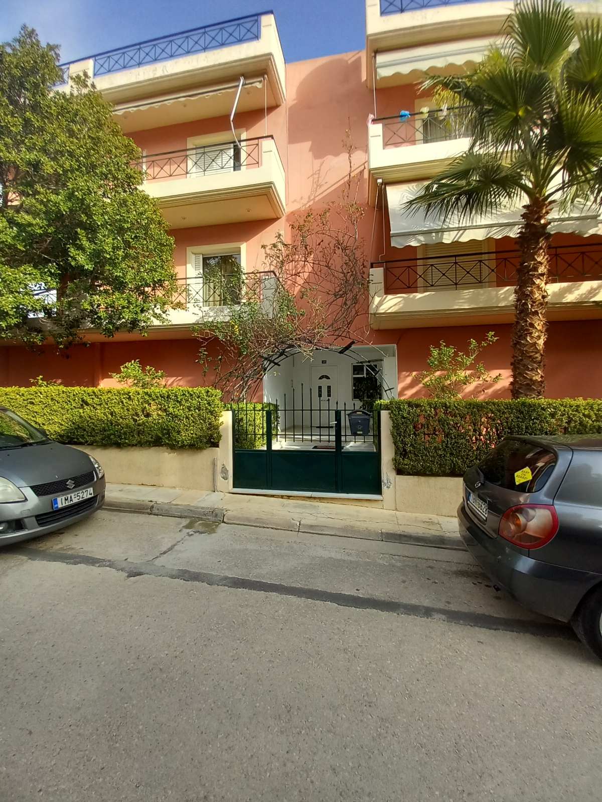 photo1