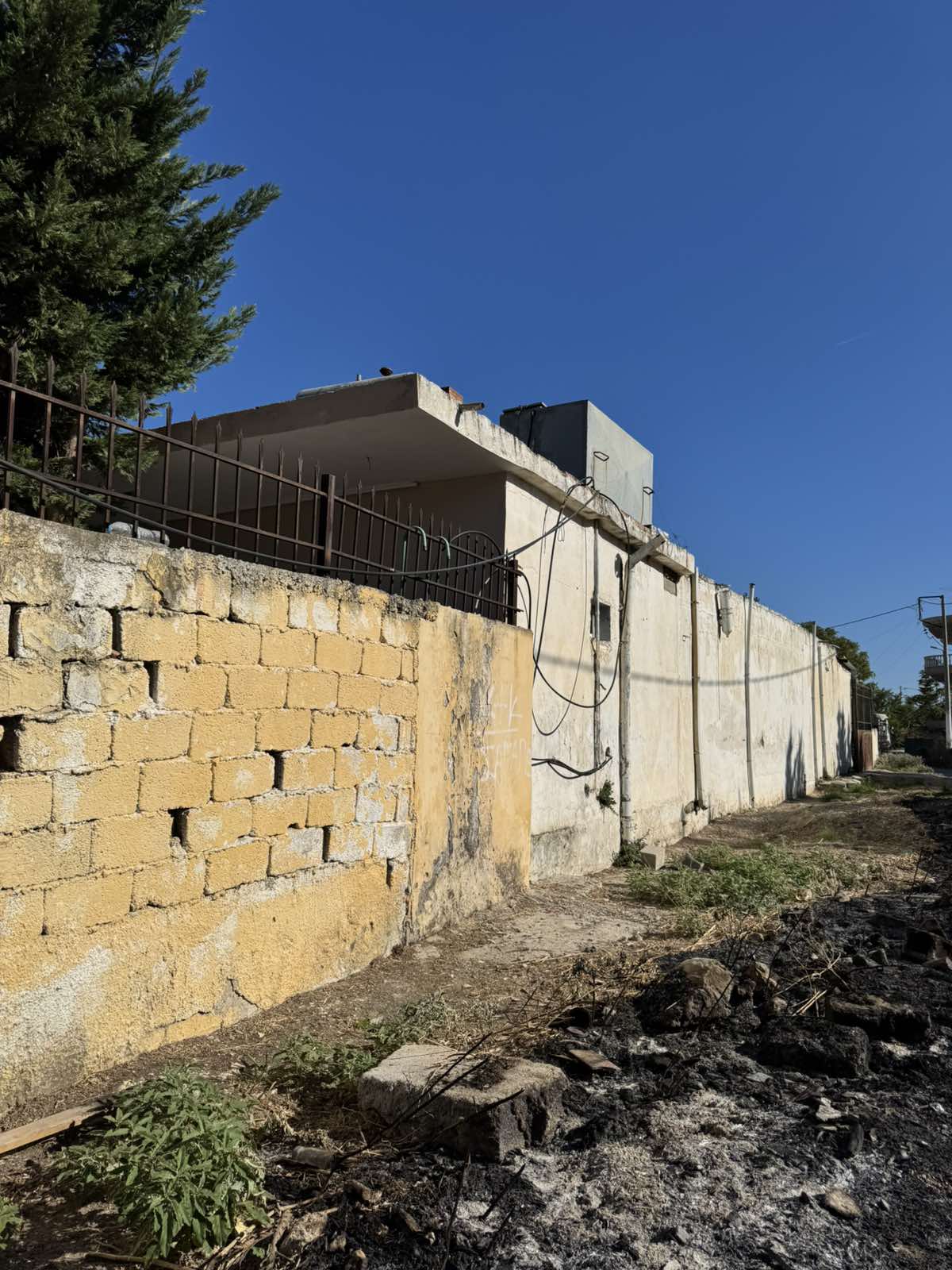 Οικόπεδο με κτίσμα  σε πλειστηριασμό Δήμος Μεγαρέων