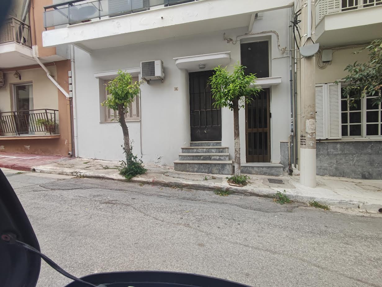photo1