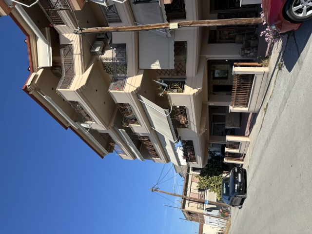 photo1