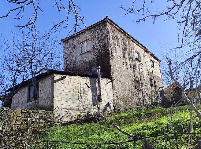 Οικόπεδο με κτίσμα  σε πλειστηριασμό Δήμος Μουζακίου