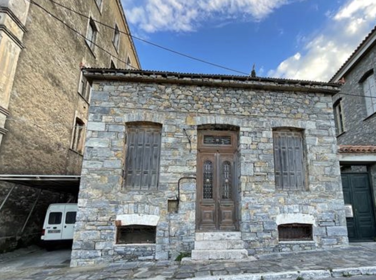 Οικόπεδο με κτίσμα  σε πλειστηριασμό Δήμος Σάμου