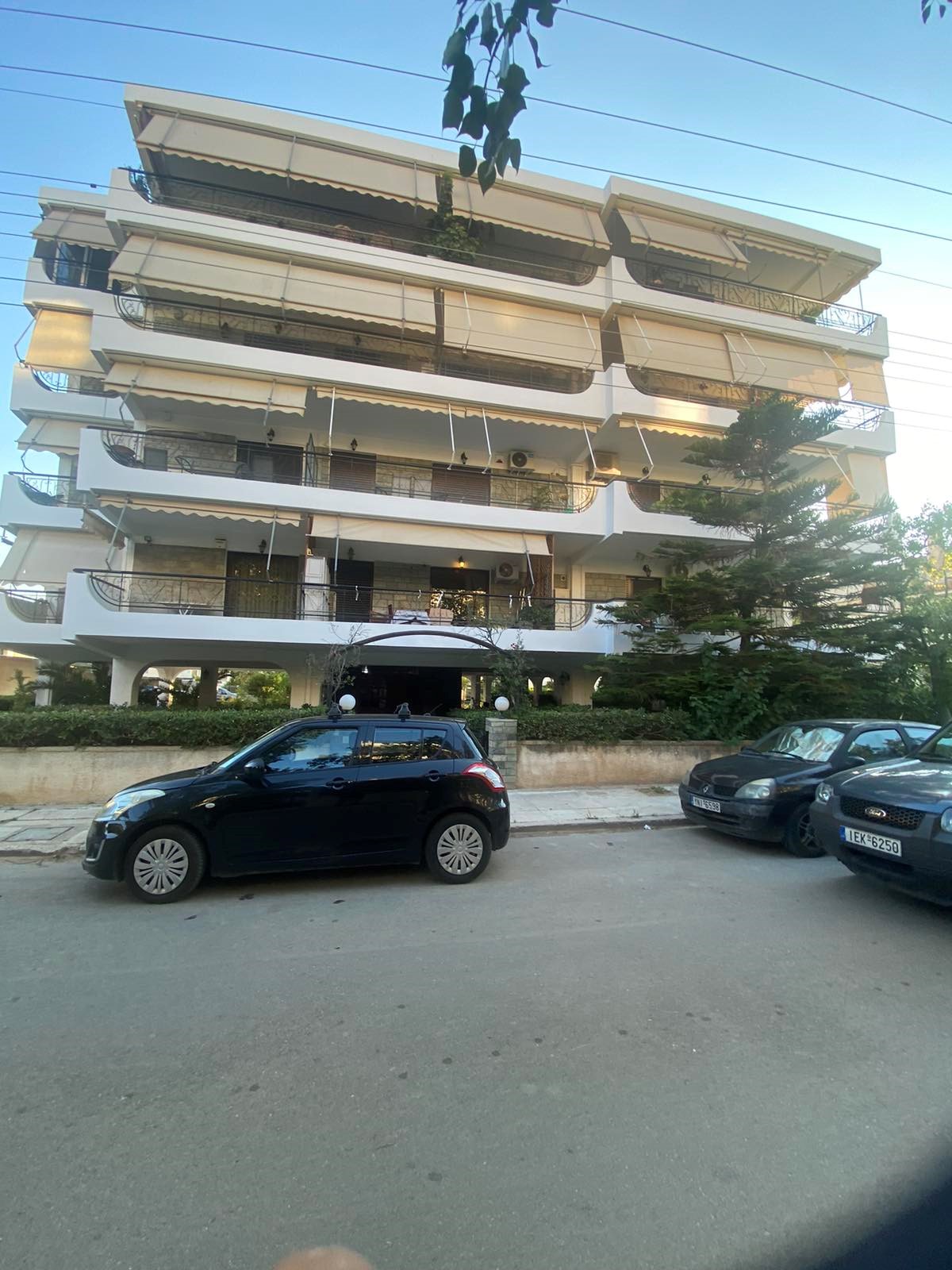 photo1