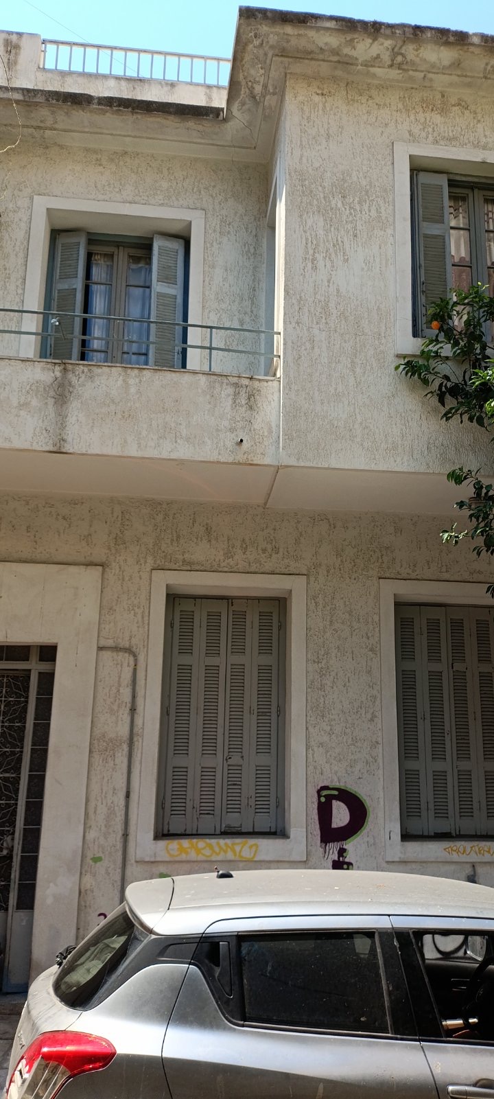 photo1