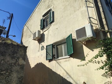 photo1