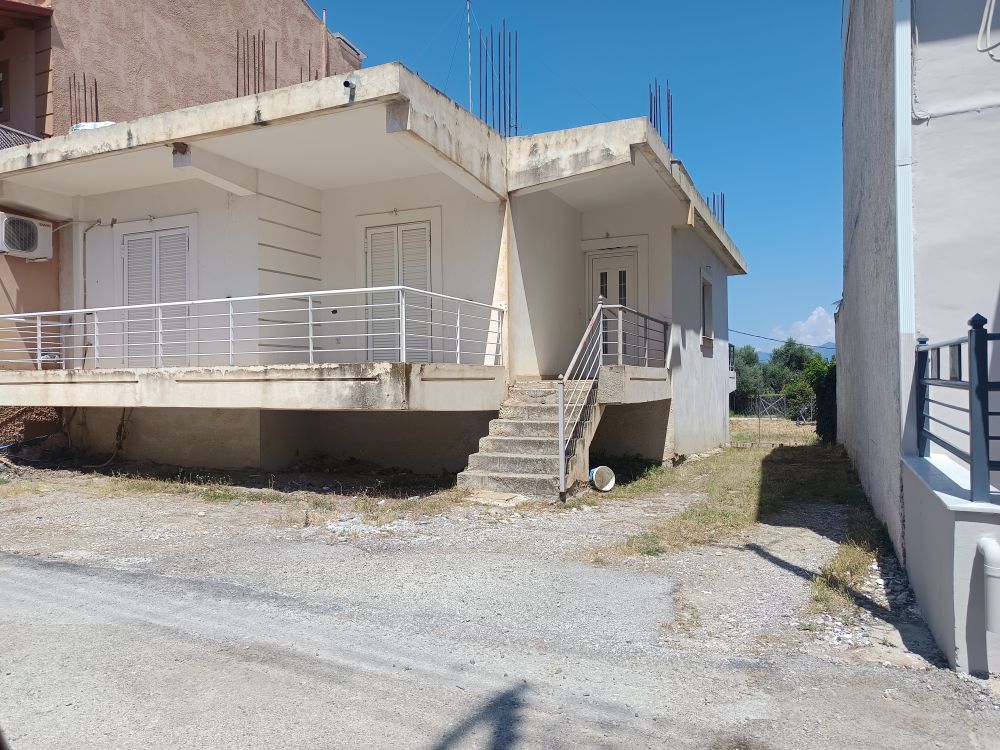 Οικόπεδο με κτίσμα  σε πλειστηριασμό Δήμος Αιγιαλείας