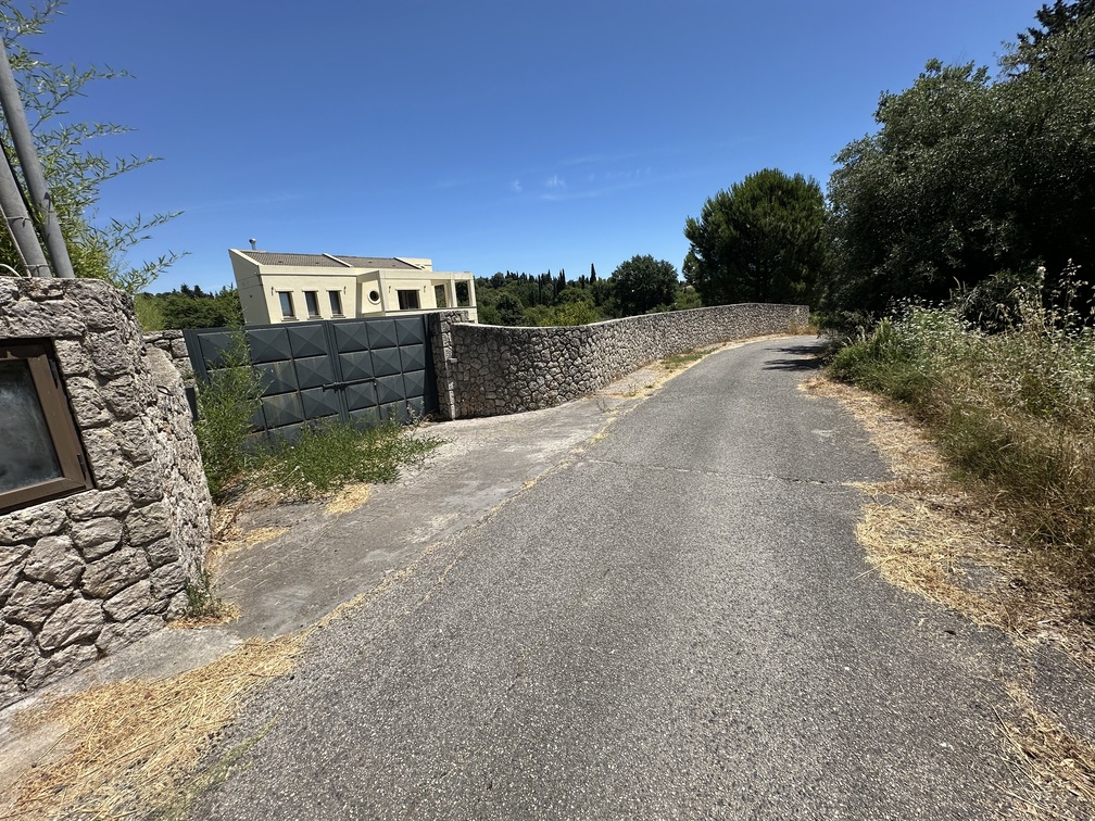 Οικόπεδο με κτίσμα  σε πλειστηριασμό Δήμος Κέρκυρας