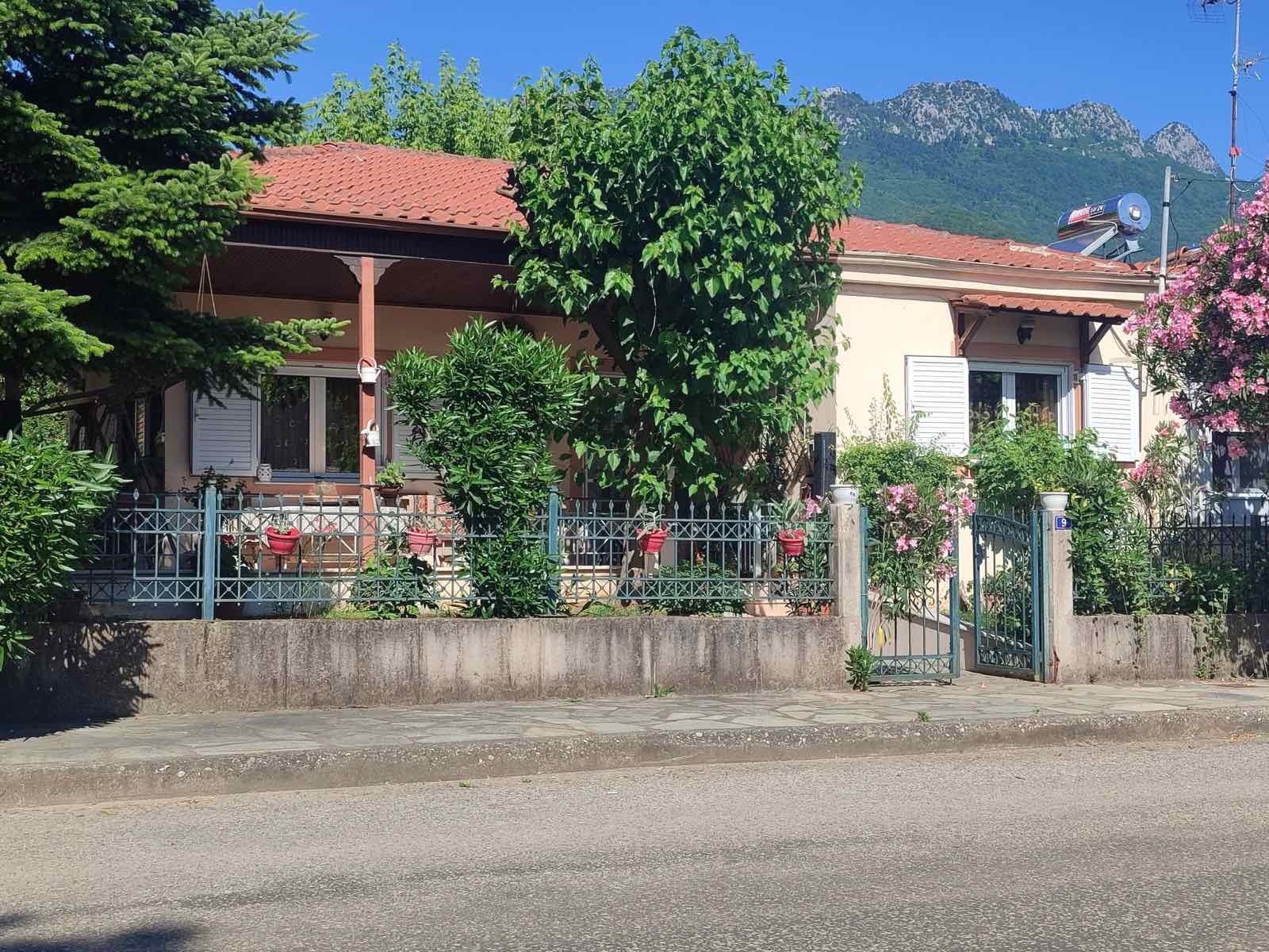 Οικόπεδο με κτίσμα  σε πλειστηριασμό Δήμος Πύλης