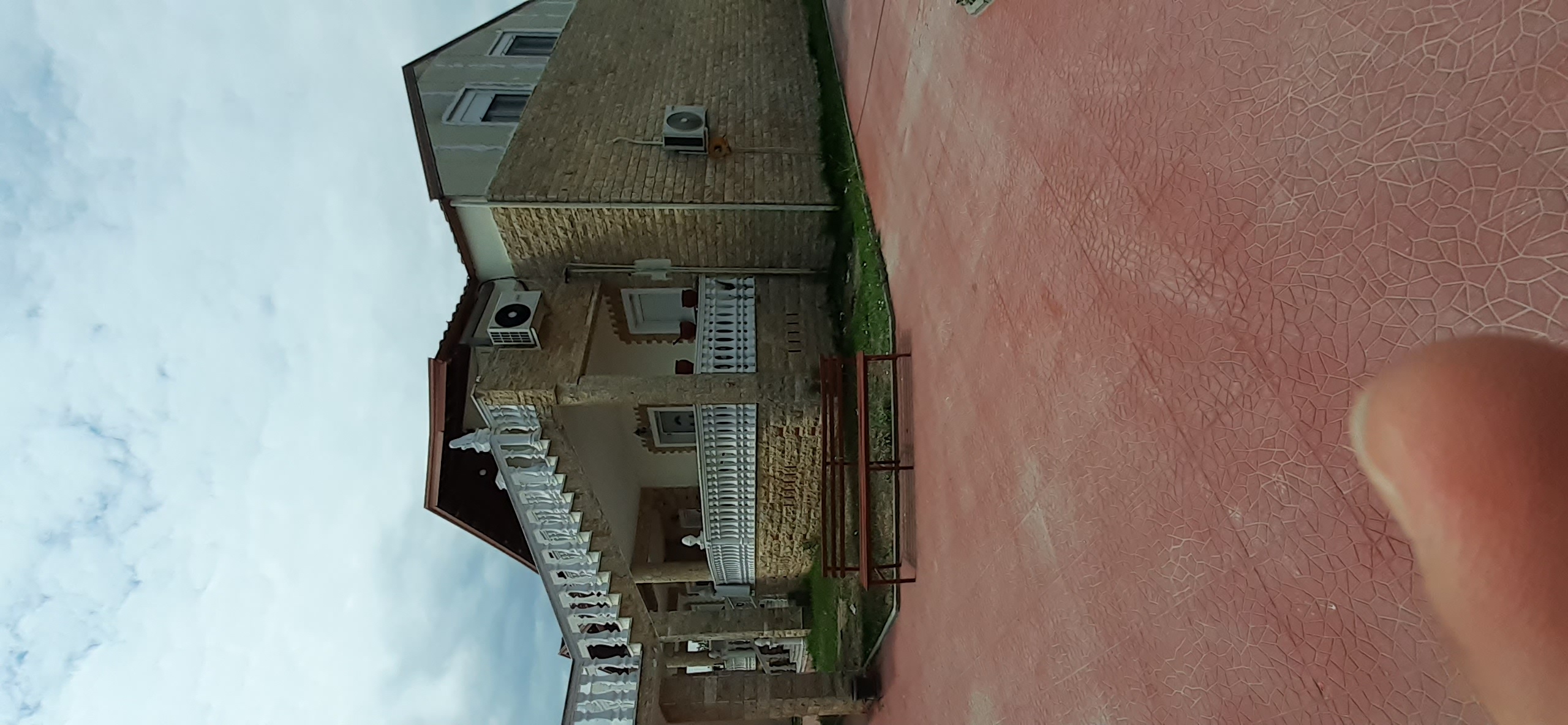 photo1