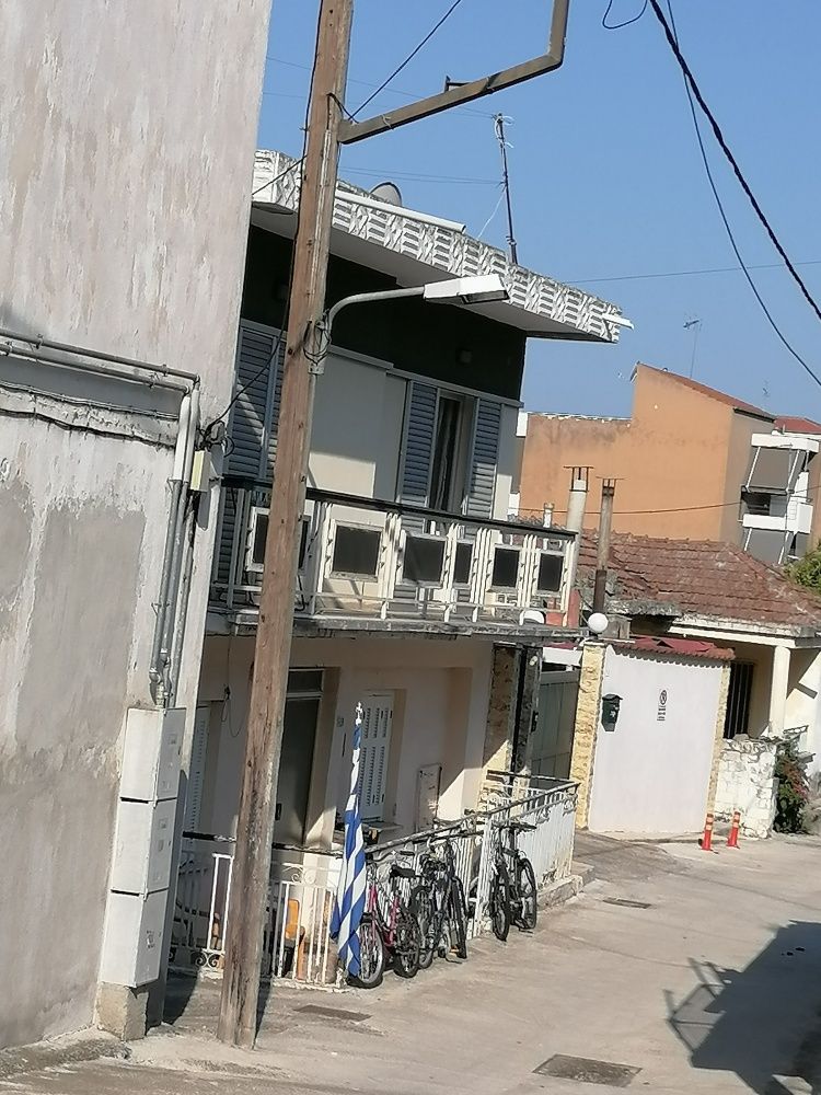 photo1