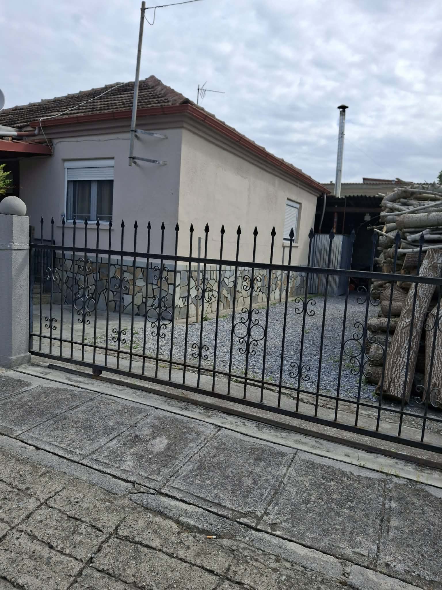 Οικόπεδο με κτίσμα  σε πλειστηριασμό Δήμος Πέλλας