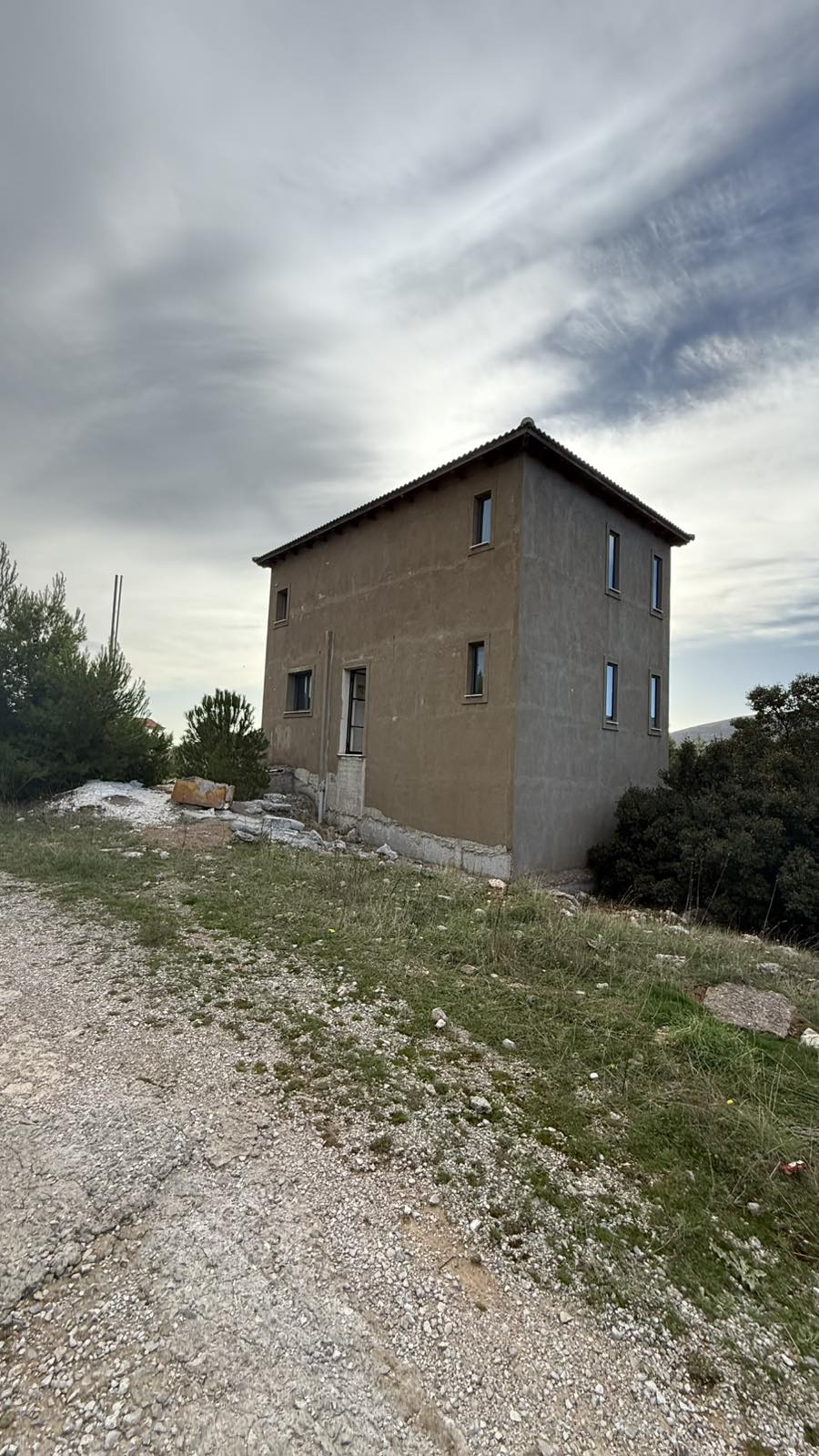 Οικόπεδο με κτίσμα  σε πλειστηριασμό Δήμος Μάνδρας - Ειδυλλίας