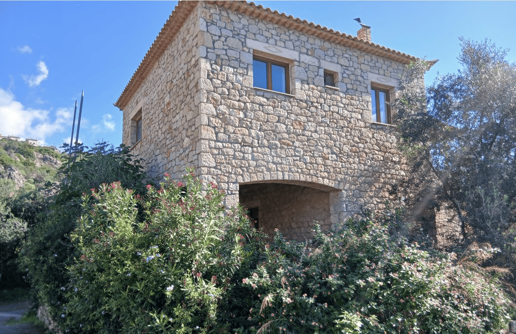 Οικόπεδο με κτίσμα  σε πλειστηριασμό Δήμος Δυτικής Μάνης