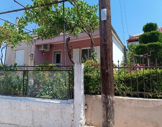 Οικόπεδο με κτίσμα  σε πλειστηριασμό Δήμος Σοφάδων