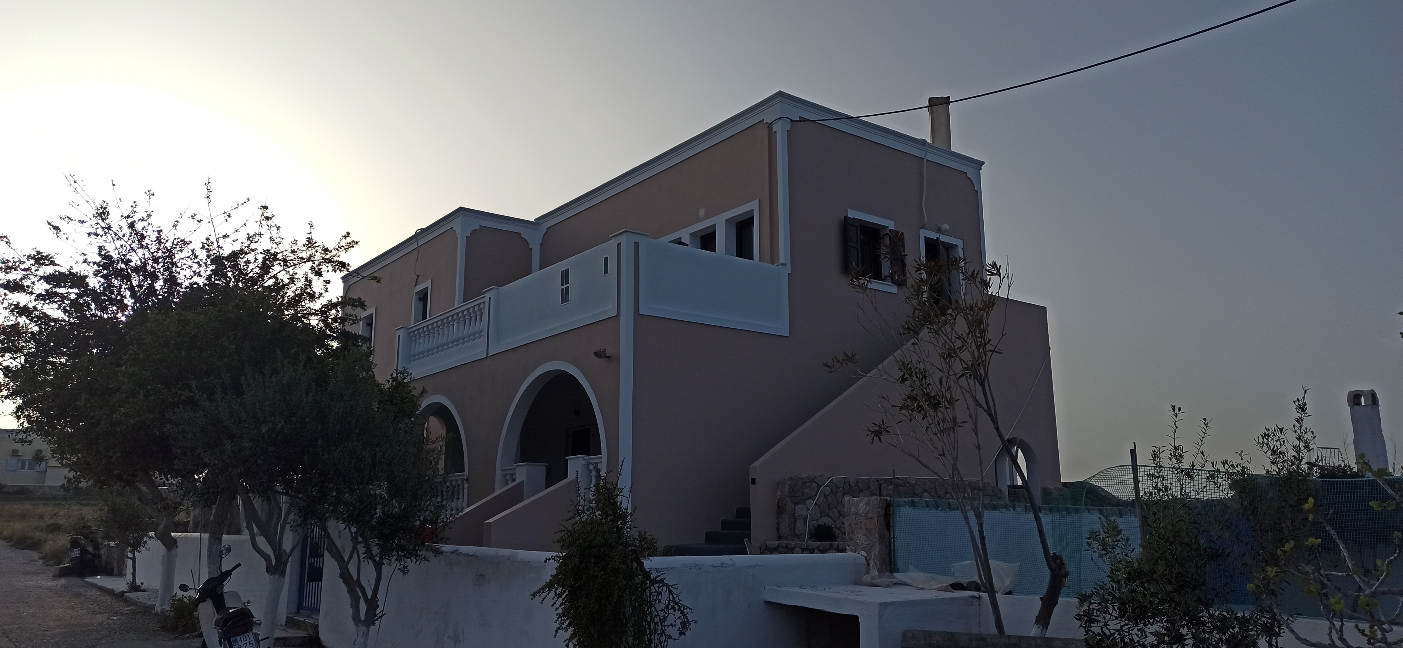 Οικόπεδο με κτίσμα 53.98 τ.μ. σε πλειστηριασμό Δήμος Θήρας