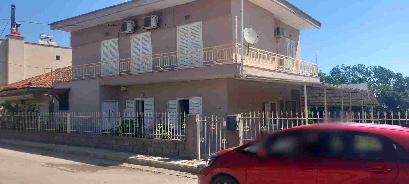Οικόπεδο με κτίσμα 440 sq.m. σε πλειστηριασμό Municipality of Heroic City of Naoussa