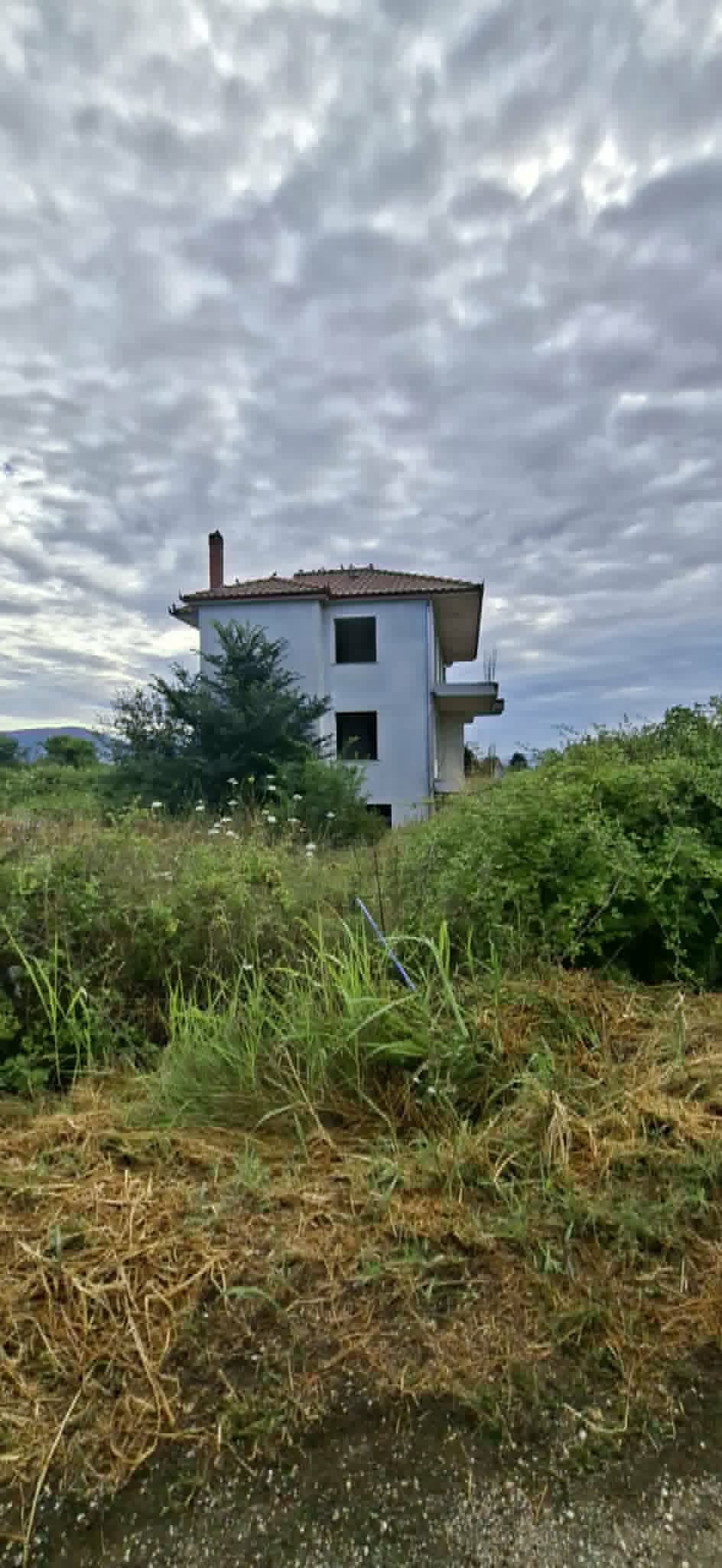 Αγροτεμάχιο με κτίσμα 2221 τ.μ. σε πλειστηριασμό Δήμος Δράμας