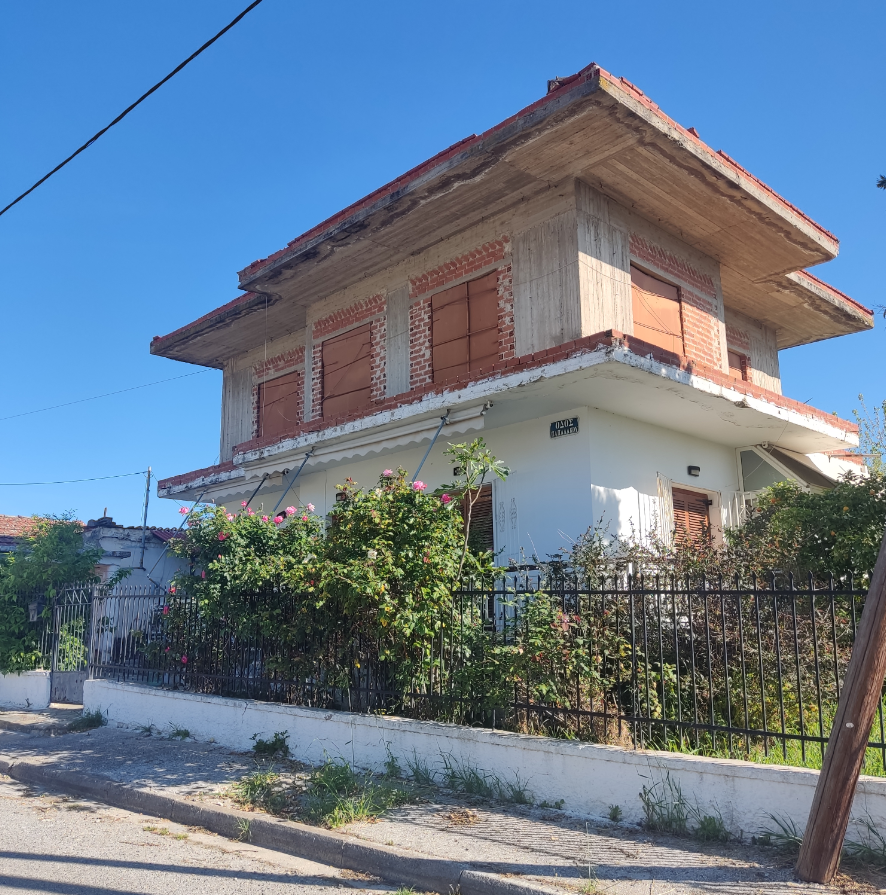 Οικόπεδο με κτίσμα 160 sq.m. σε πλειστηριασμό Municipality of Almyros