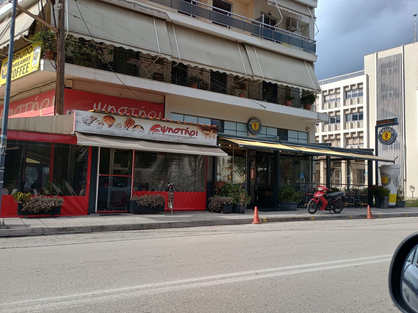 photo1