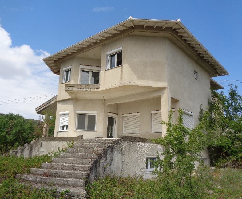 Αγροτεμάχιο με κτίσμα  σε πλειστηριασμό Municipality of Oreokastro