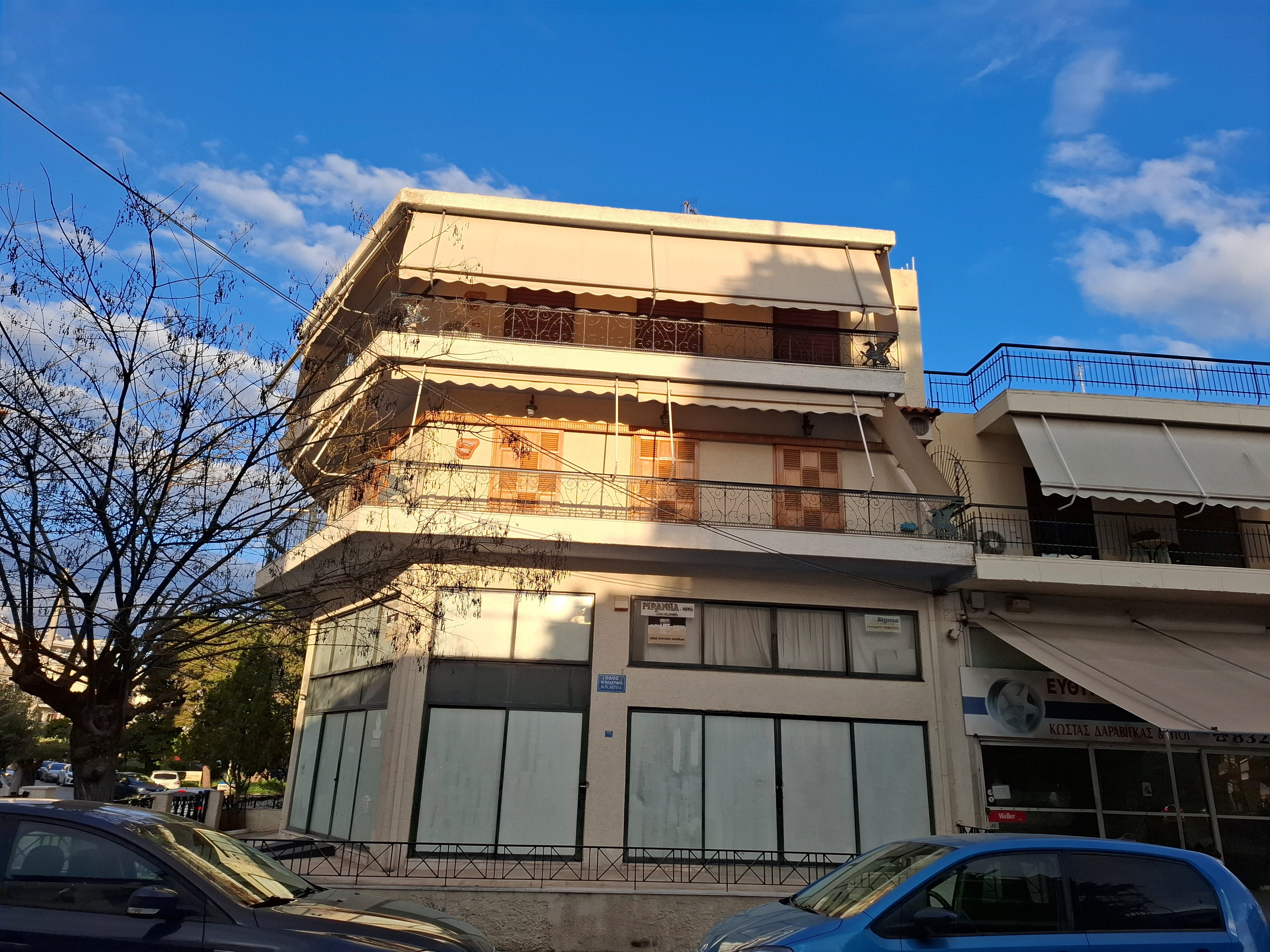 photo1