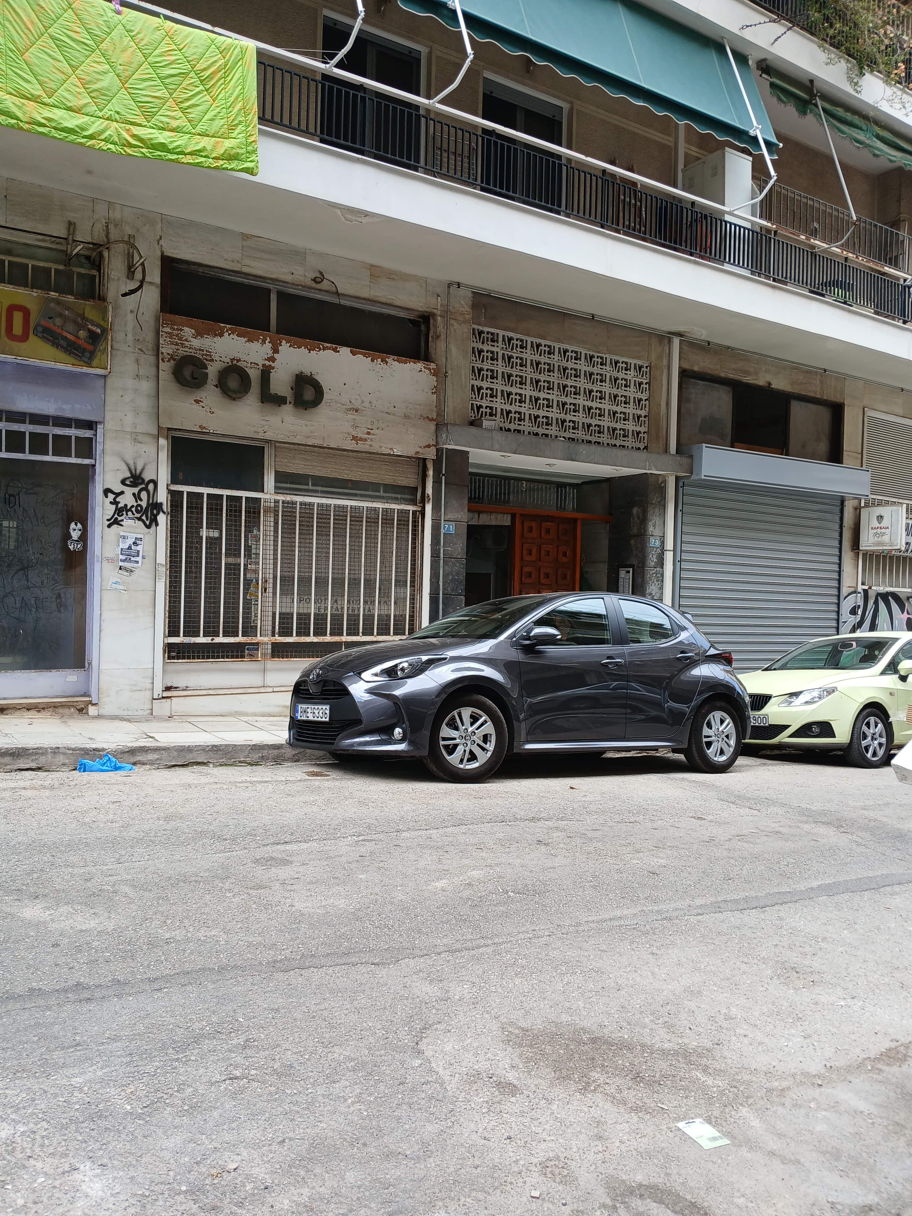 photo1