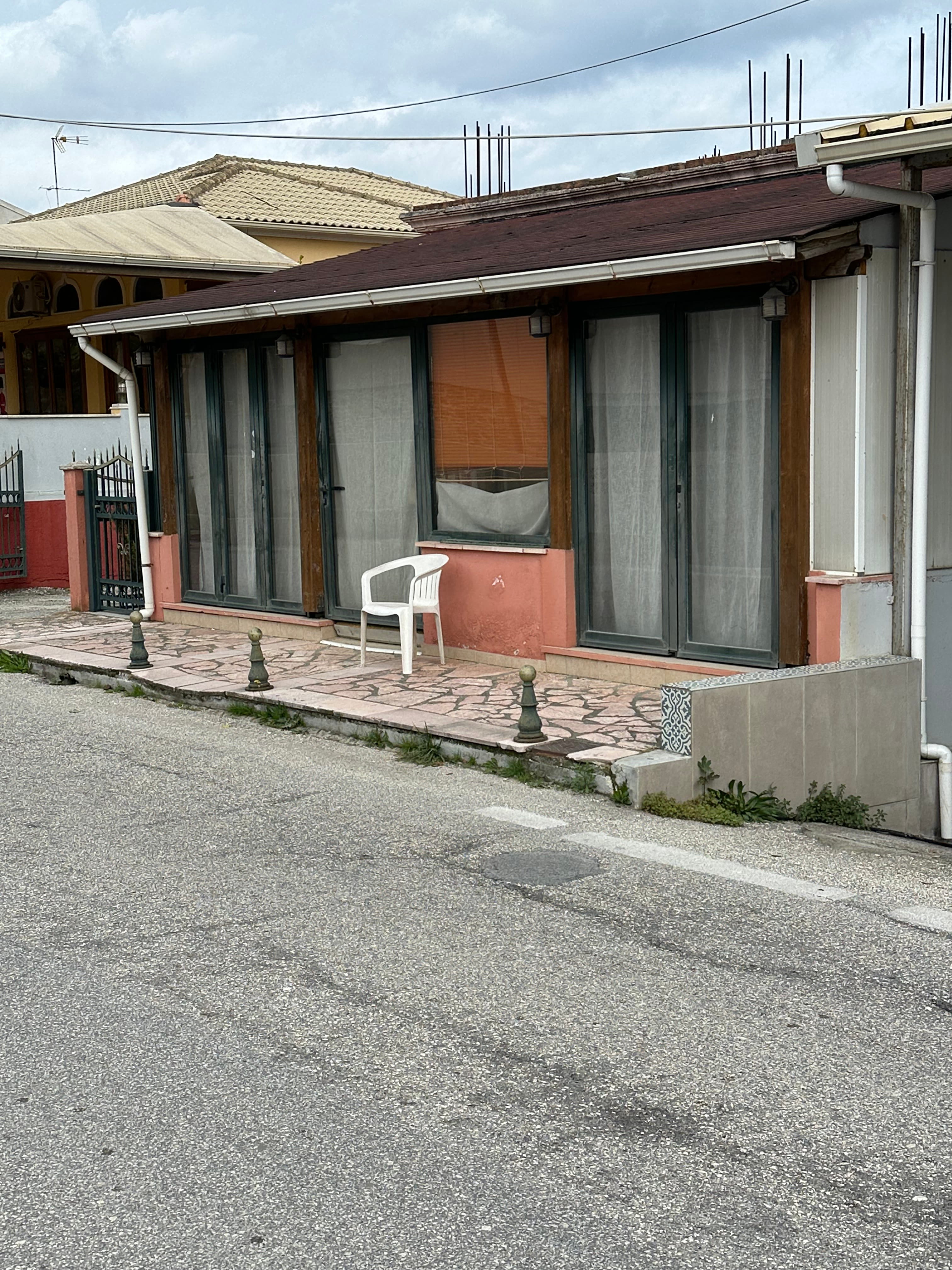 photo1