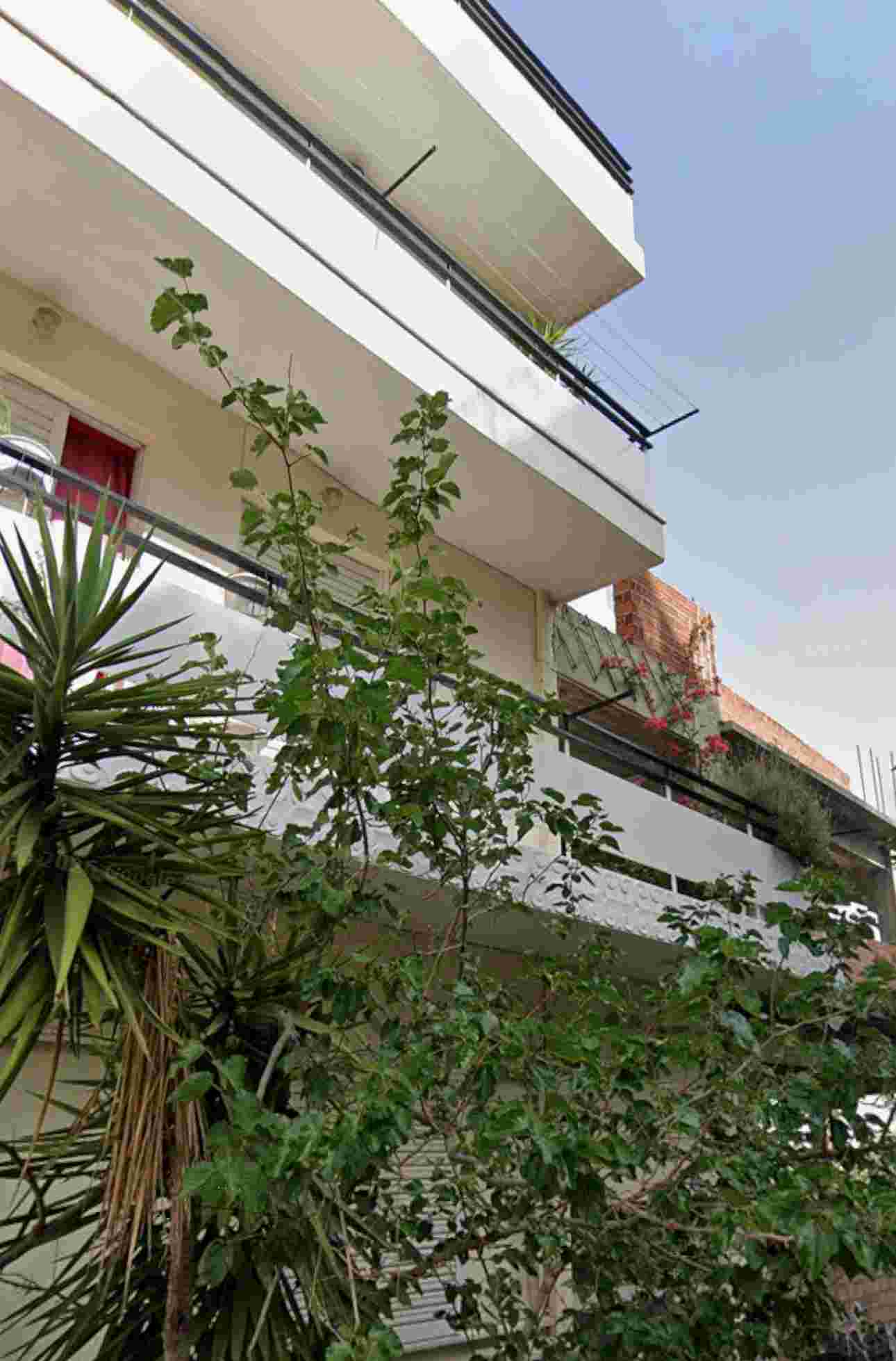 photo1