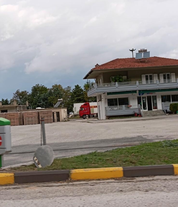 Αγροτεμάχιο με κτίσμα  σε πλειστηριασμό Municipality of Servia - Velventou