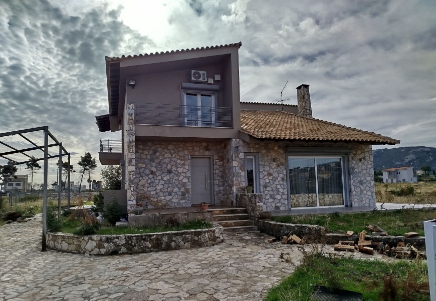 Οικόπεδο με κτίσμα  σε πλειστηριασμό Δήμος Ωρωπού