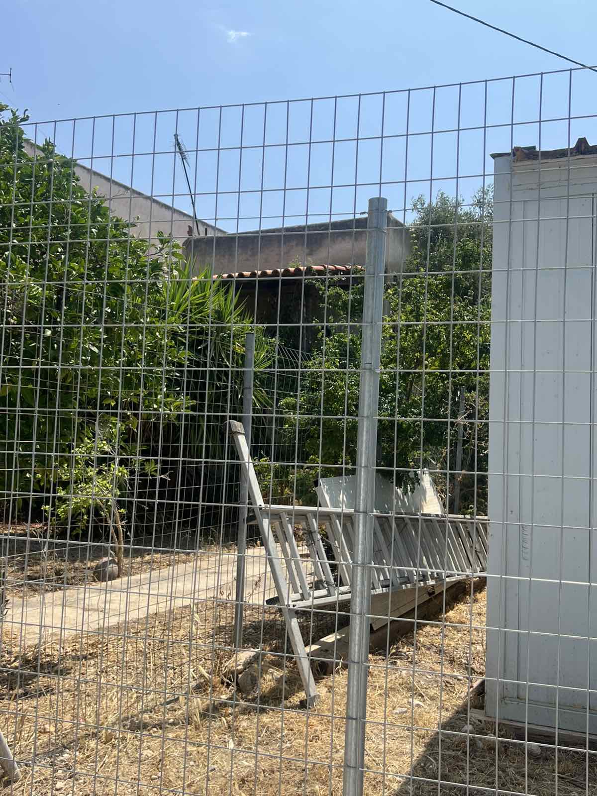 Οικόπεδο με κτίσμα  σε πλειστηριασμό Municipality of Aegina