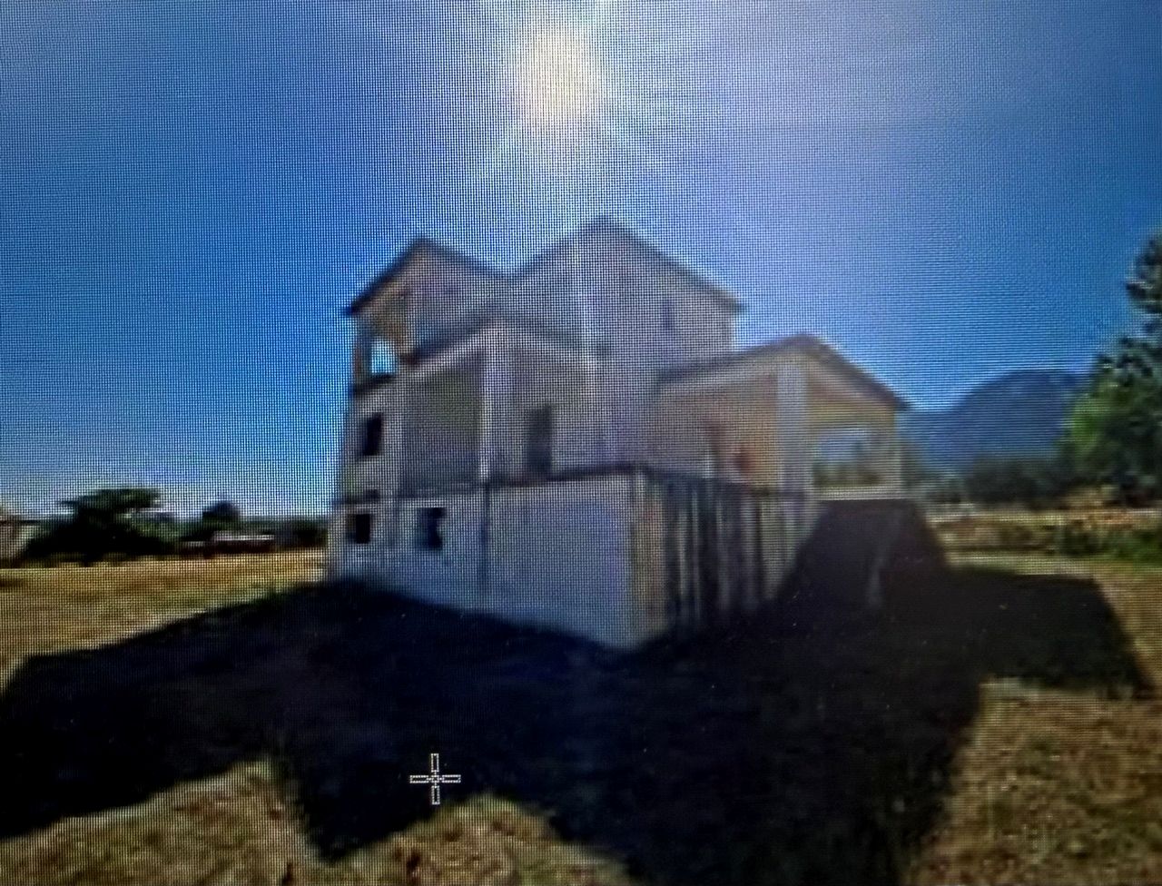 Οικόπεδο με κτίσμα 735.67 sq.m. σε πλειστηριασμό Municipality of Eretria