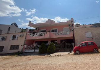 Οικόπεδο με κτίσμα  σε πλειστηριασμό Tribe Municipality