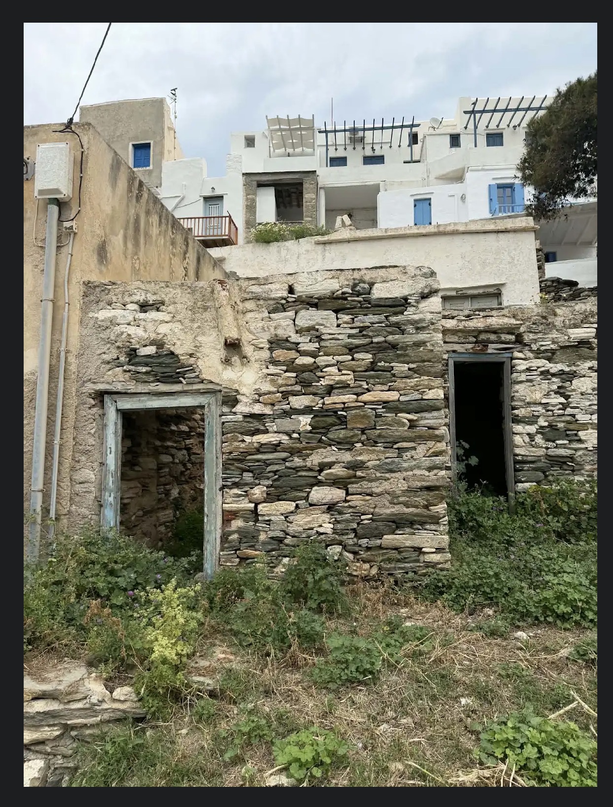 Οικόπεδο με κτίσμα 56.52 τ.μ. σε πλειστηριασμό Δήμος Σίφνου