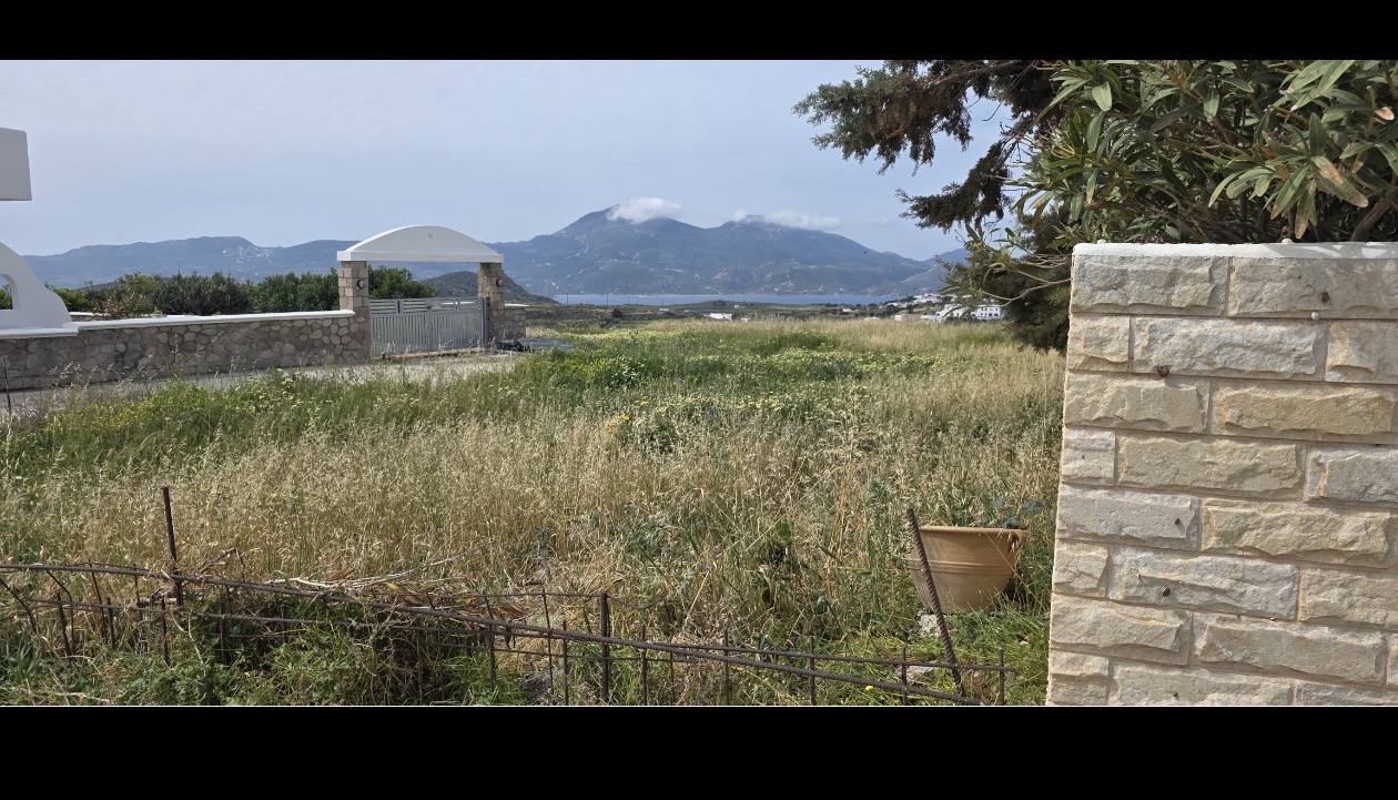 Οικόπεδο με κτίσμα  σε πλειστηριασμό Δήμος Μήλου