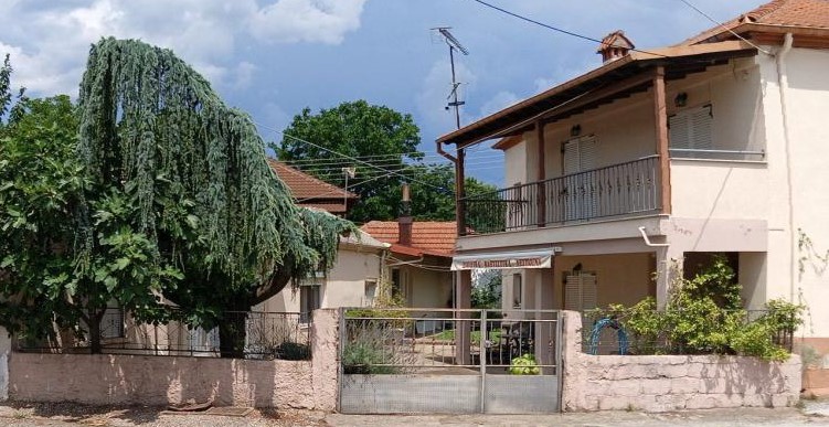 Οικόπεδο με κτίσμα 76.50 sq.m. σε πλειστηριασμό Municipality of Kastoria