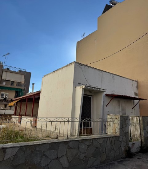 Οικόπεδο με κτίσμα  σε πλειστηριασμό Δήμος Ιλίου