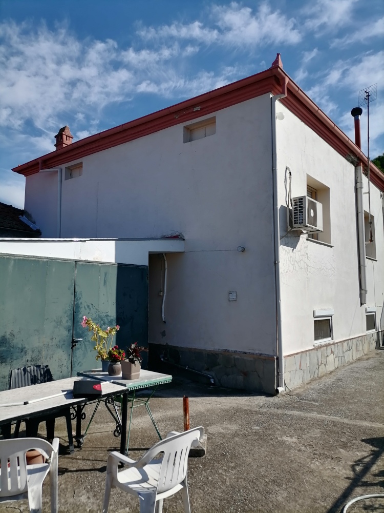 photo1