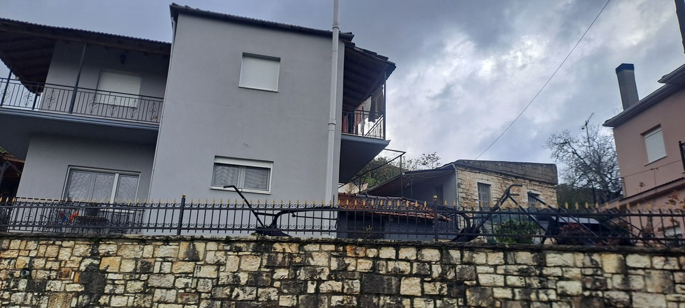 photo1