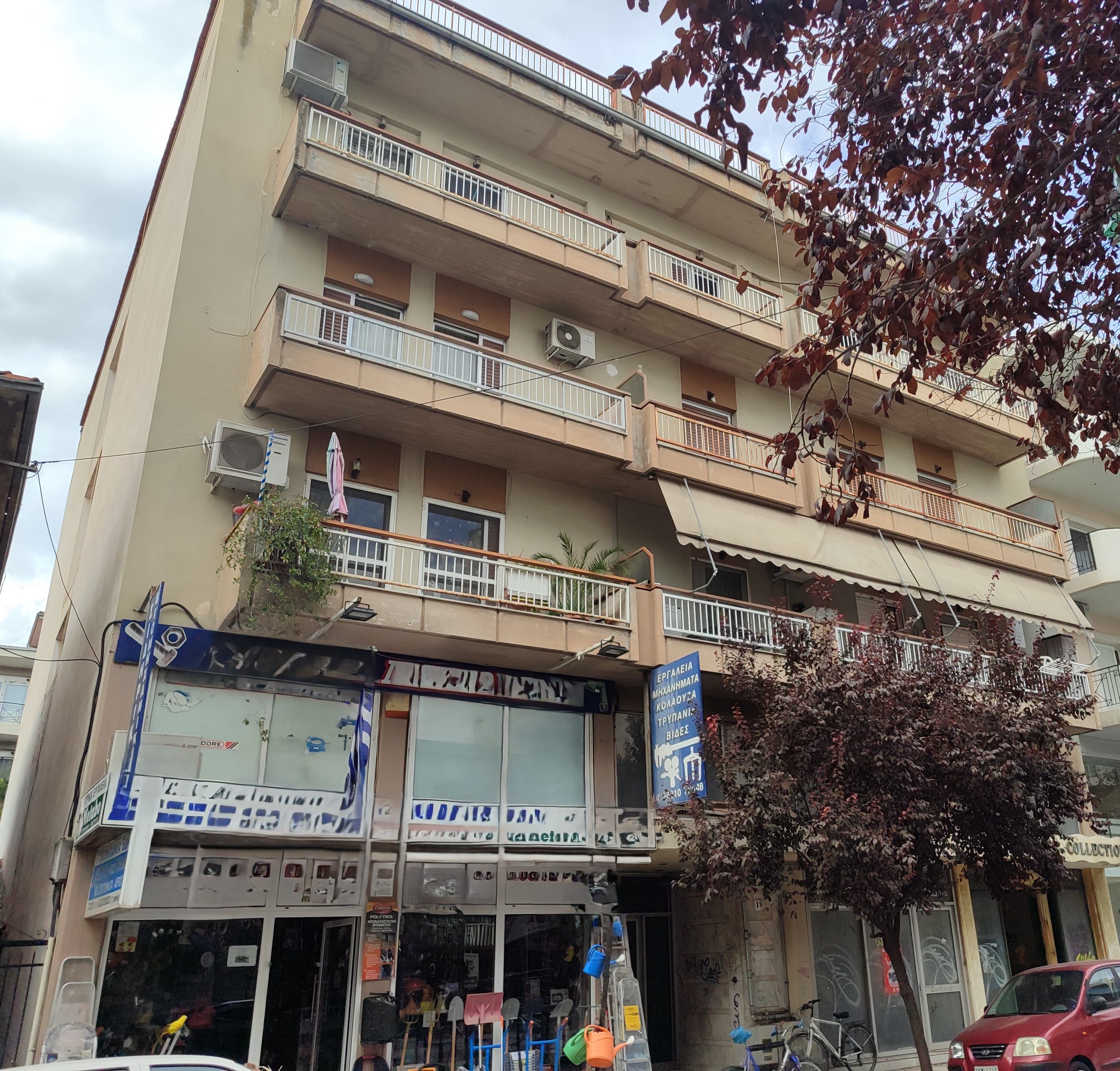 photo1