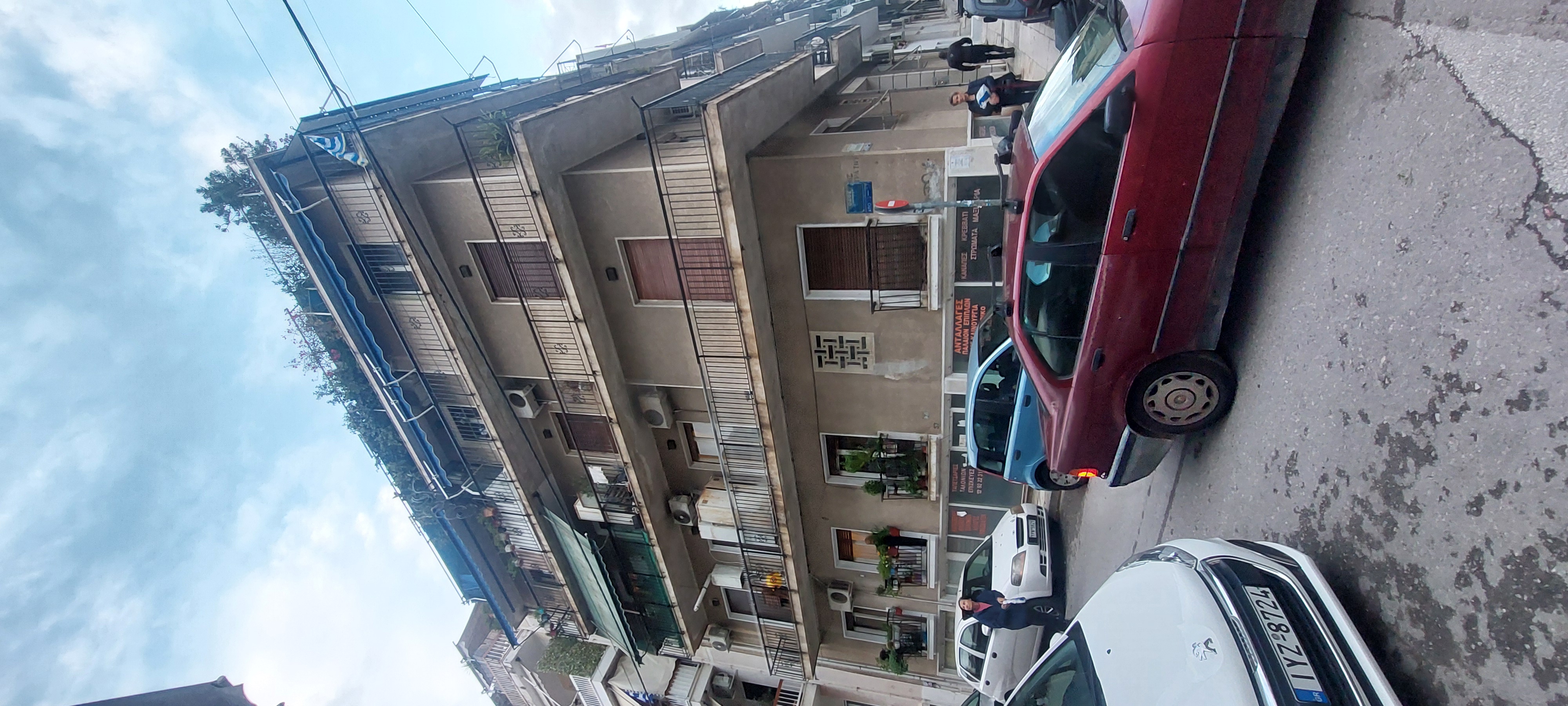 photo1